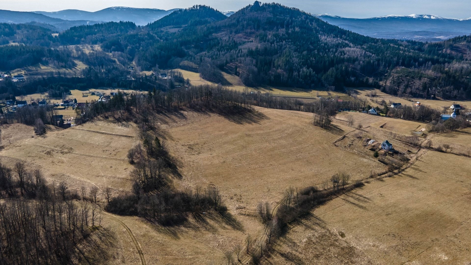 Działka na sprzedaż
