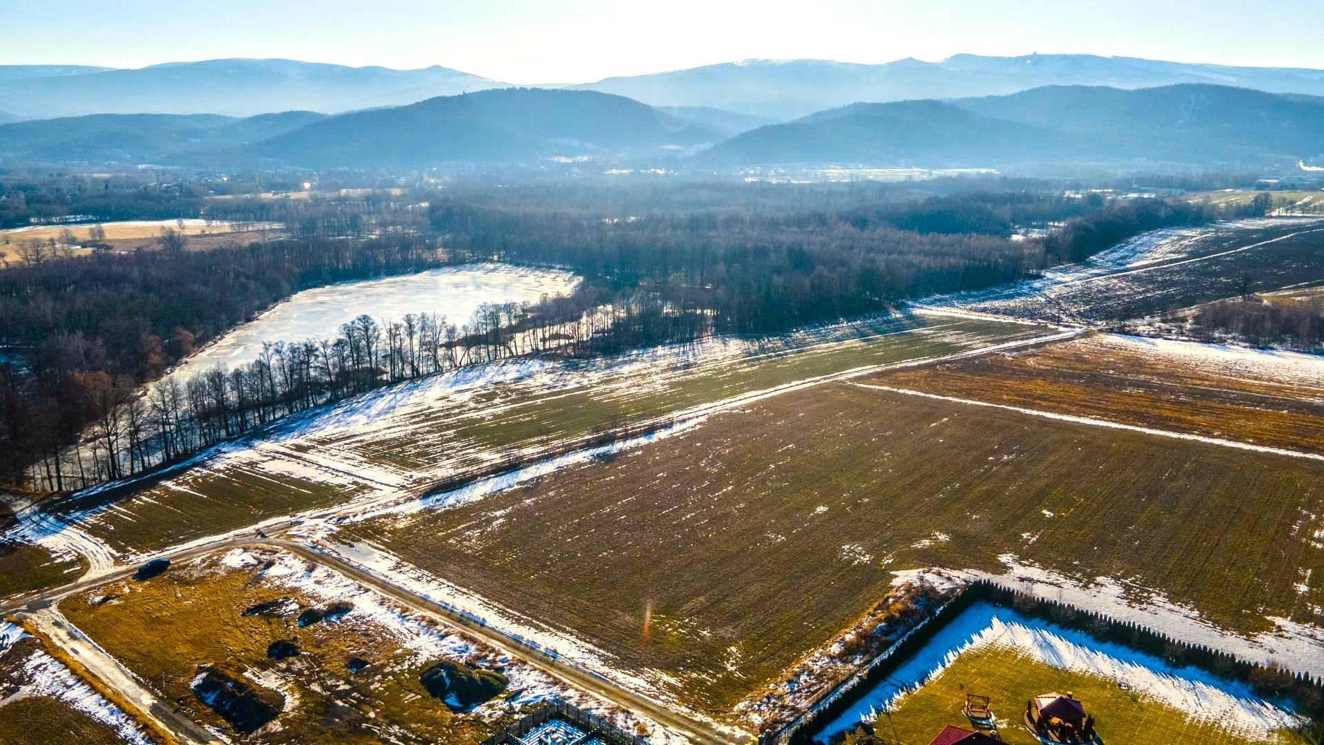 Działka na sprzedaż