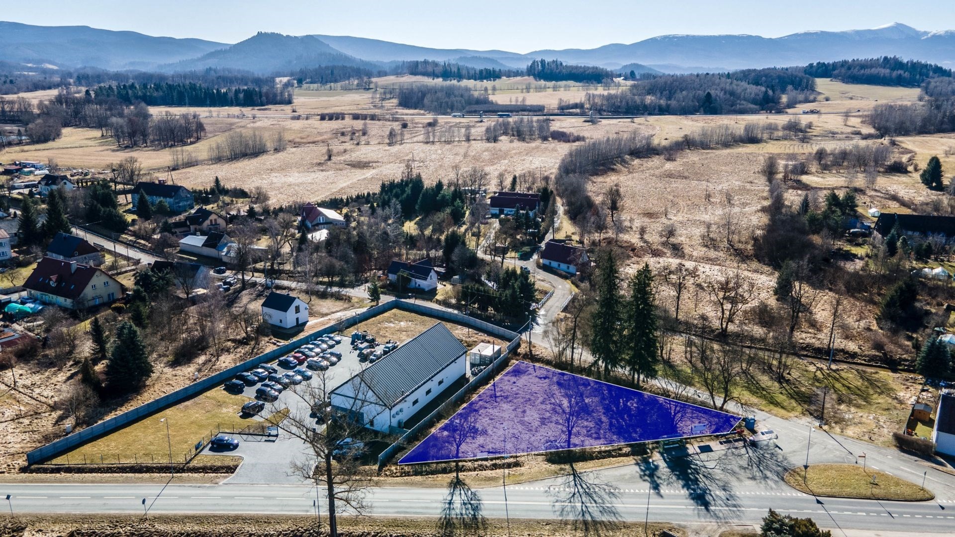 Działka na sprzedaż